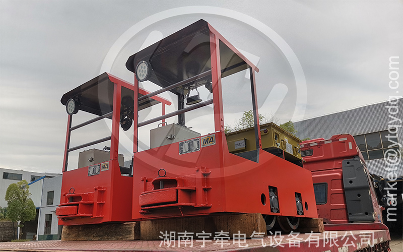 2.5噸鋰電池電機(jī)車(chē)發(fā)貨.jpg